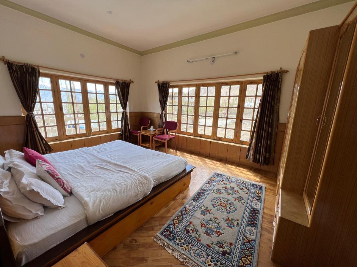 Heschuk Guest House Leh Exterior photo